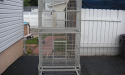 Great for all types of birds. This a double stack cage with wheels great condition selling for $125.00
if interested email or call 732-261-0357 for more information.
Se habla espanol